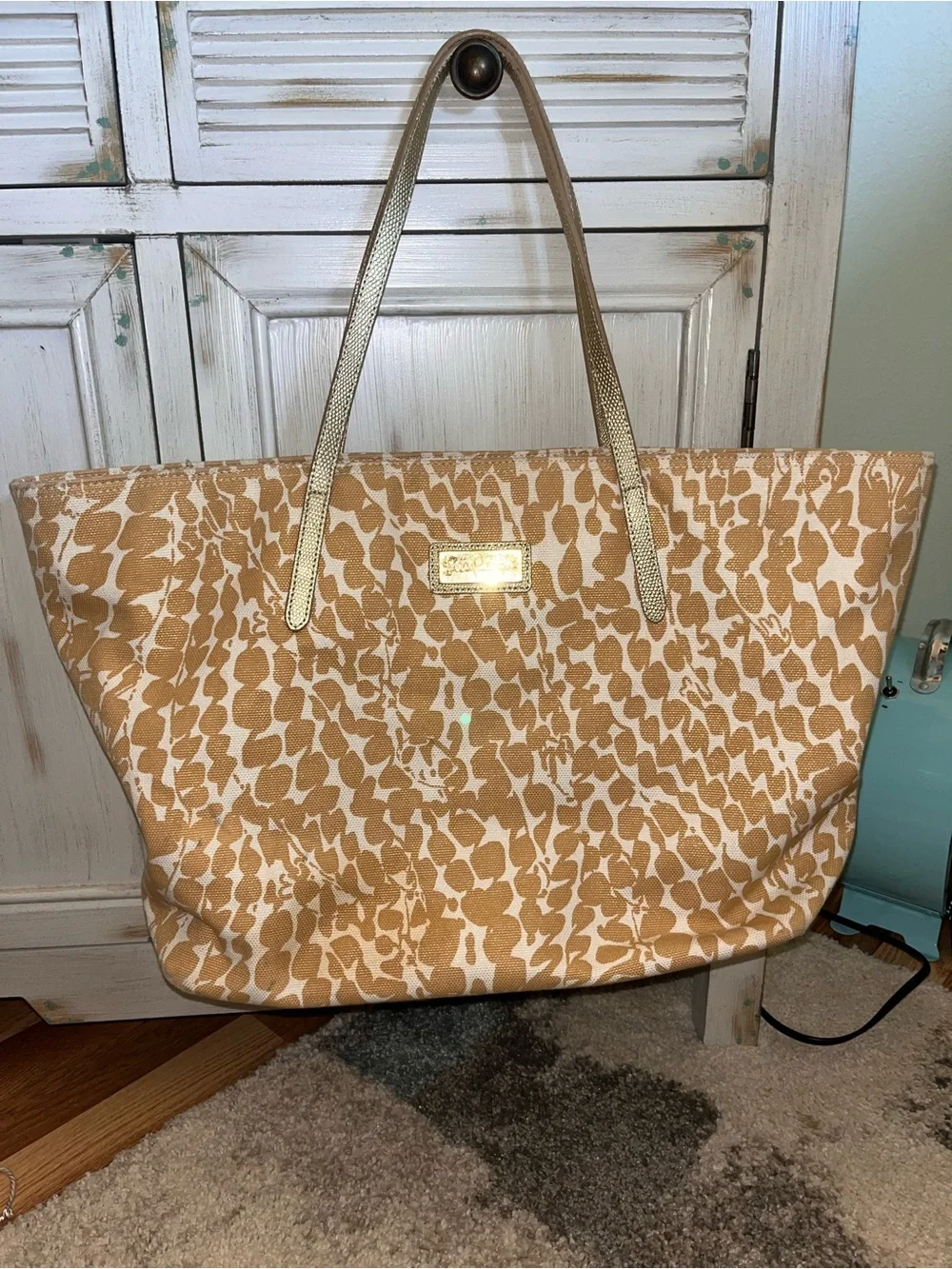 Lilly Pulitzer Finders Keepers Resort Tote Bag Tan & White Animal Print EC